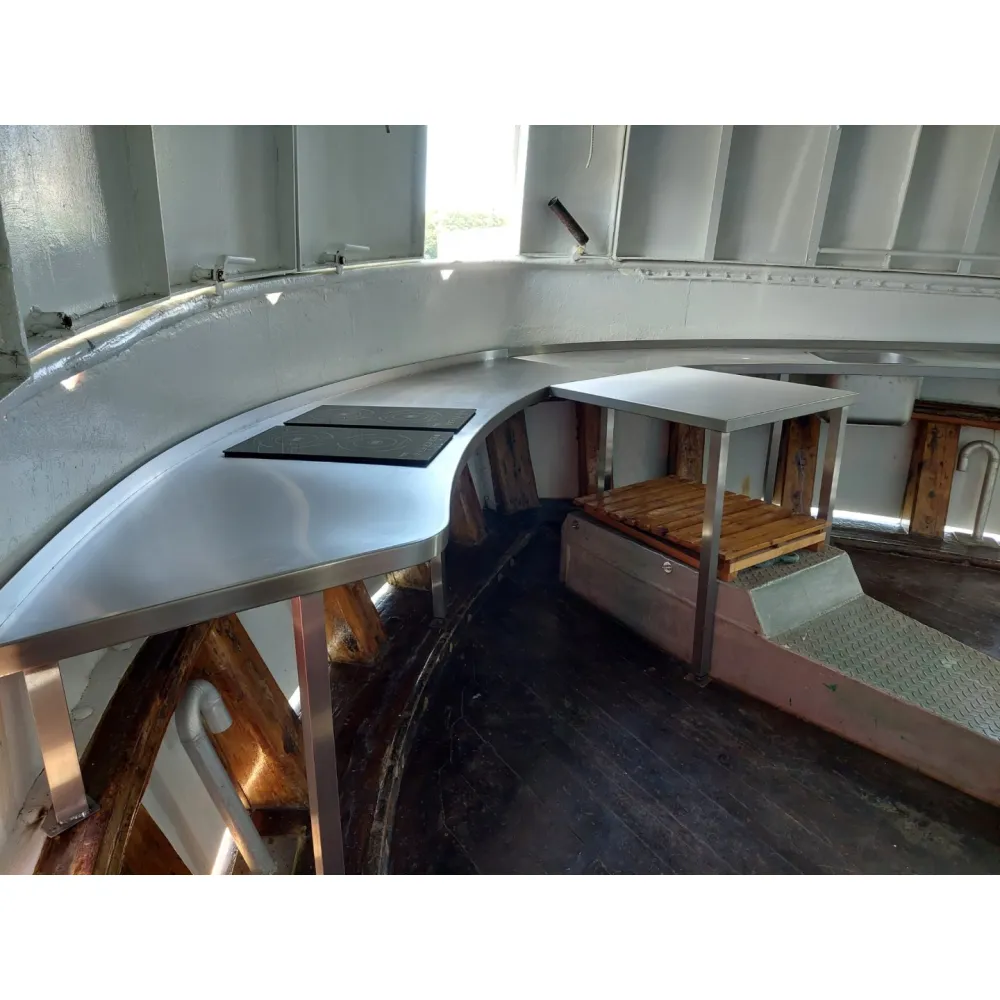 Table circulaire avec évier pour yacht BHS-HoReCa MI-30